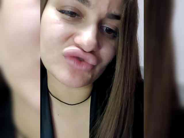 Sweetgirl31111 webcam