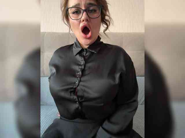 Sweetgirl31111 webcam