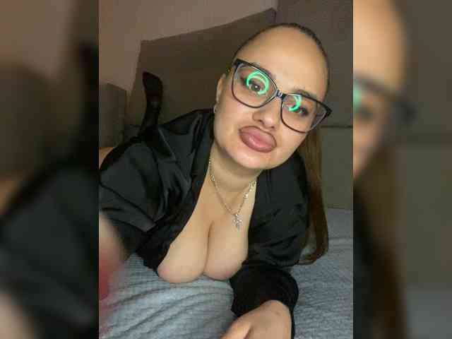 Sweetgirl31111 webcam