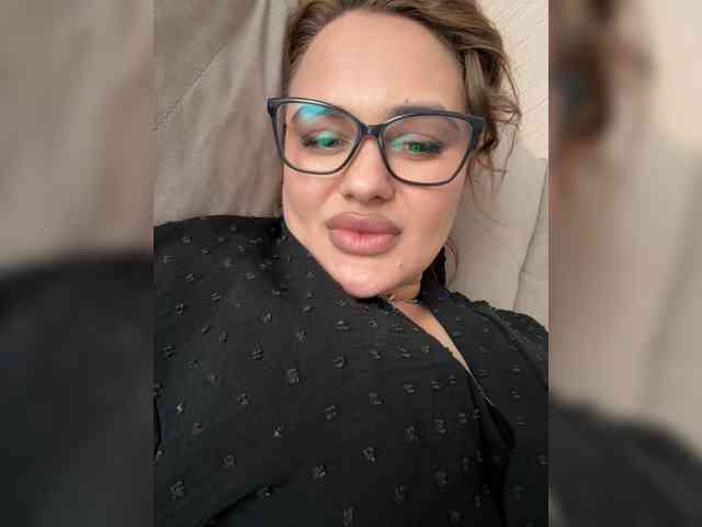 Sweetgirl31111 webcam