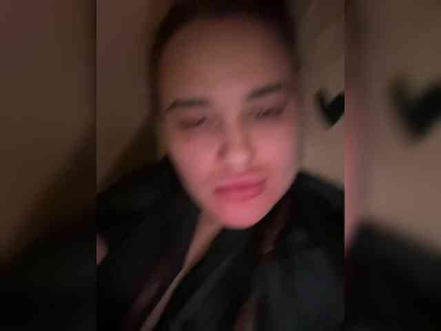 Sweetgirl31111 webcam