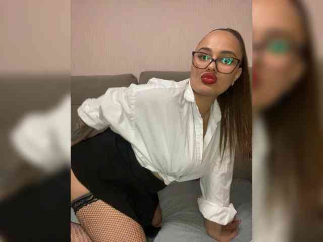 Sweetgirl31111 webcam