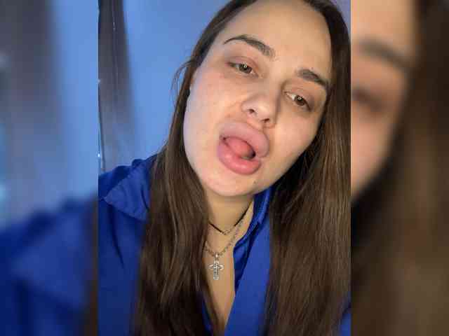 Sweetgirl31111 webcam