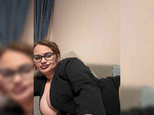 Sweetgirl31111 webcam