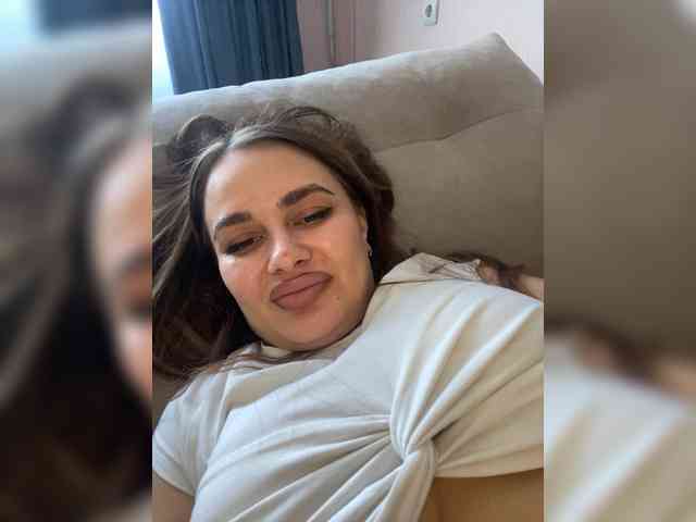 Sweetgirl31111 webcam