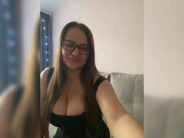 Sweetgirl31111 webcam