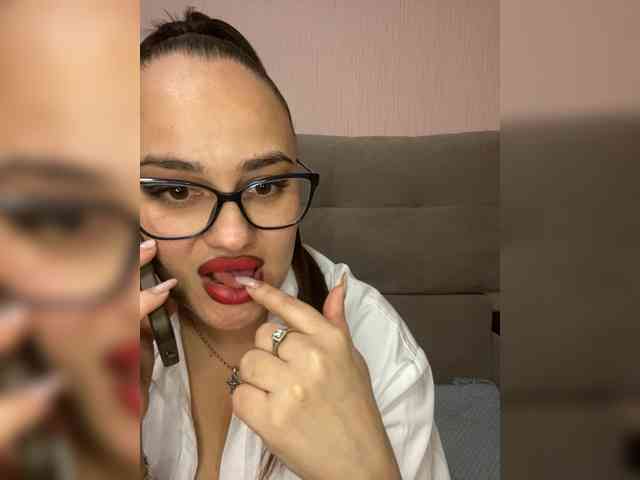 Sweetgirl31111 webcam