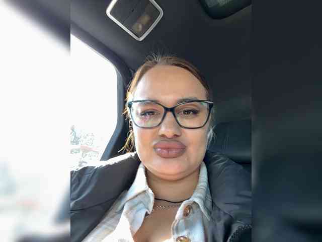 Sweetgirl31111 webcam