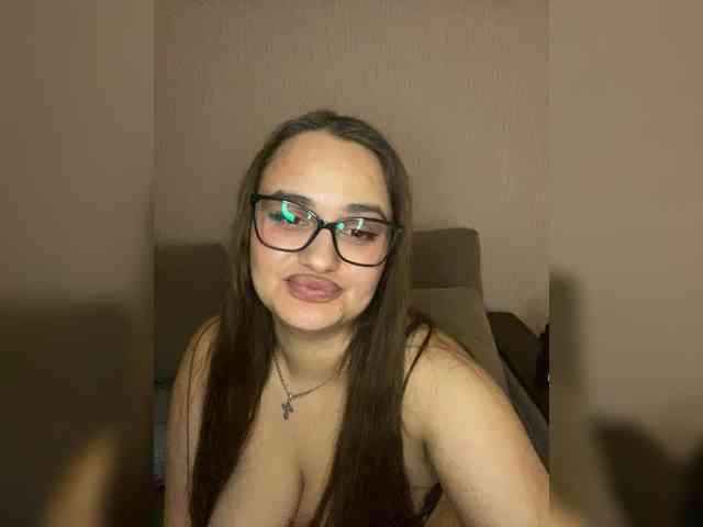 Sweetgirl31111 webcam