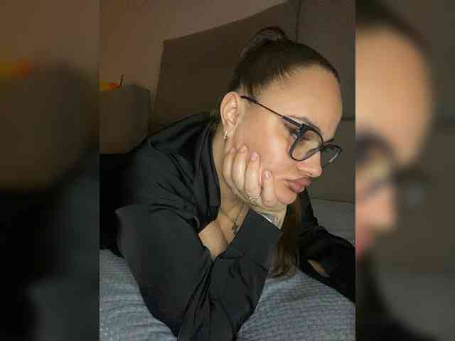 Sweetgirl31111 webcam