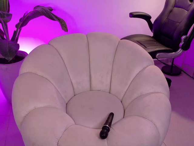 SaraWinstone1 webcam