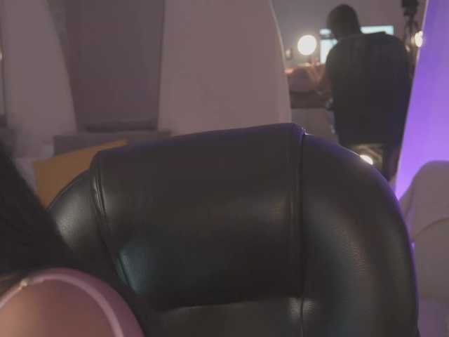 SaraWinstone1's BongaCams show and profile