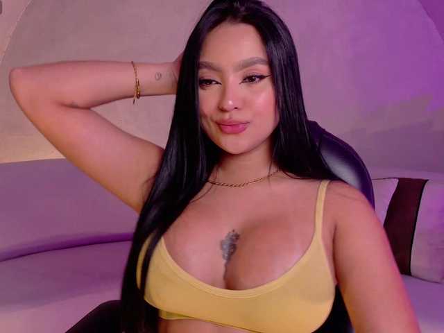 SaraWinstone1's BongaCams show and profile