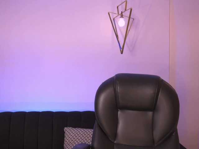 SaraWinstone1's BongaCams show and profile