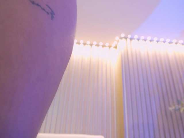 SaraWinstone1's BongaCams show and profile