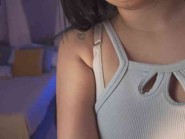 SaraWinstone1 webcam