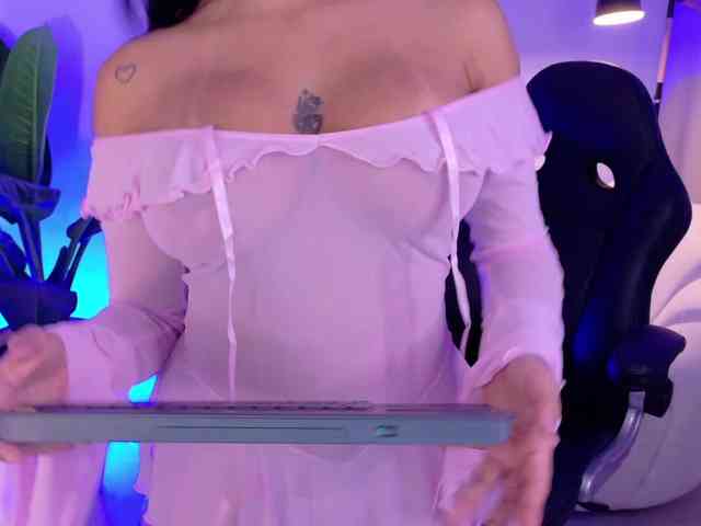 SaraWinstone1 webcam