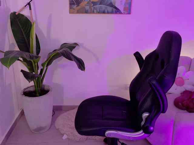 SaraWinstone1 webcam