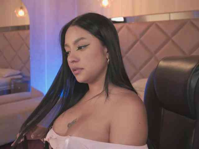 SaraWinstone1 webcam