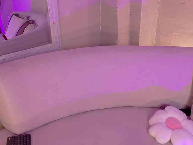 SaraWinstone1 webcam