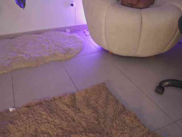 SaraWinstone1 webcam