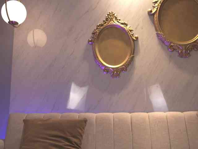 SaraWinstone1 webcam