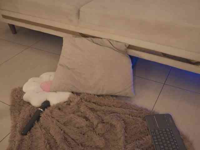 SaraWinstone1 webcam