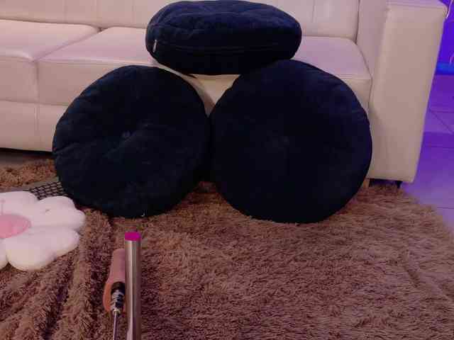 SaraWinstone1 webcam