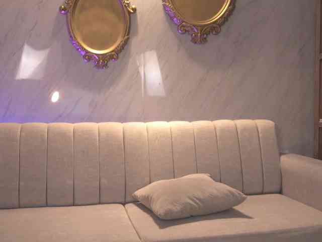 SaraWinstone1 webcam