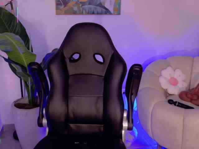 SaraWinstone1 webcam