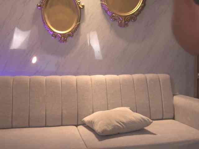 SaraWinstone1 webcam