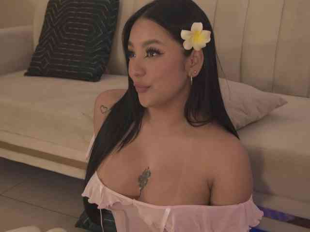 SaraWinstone1 webcam