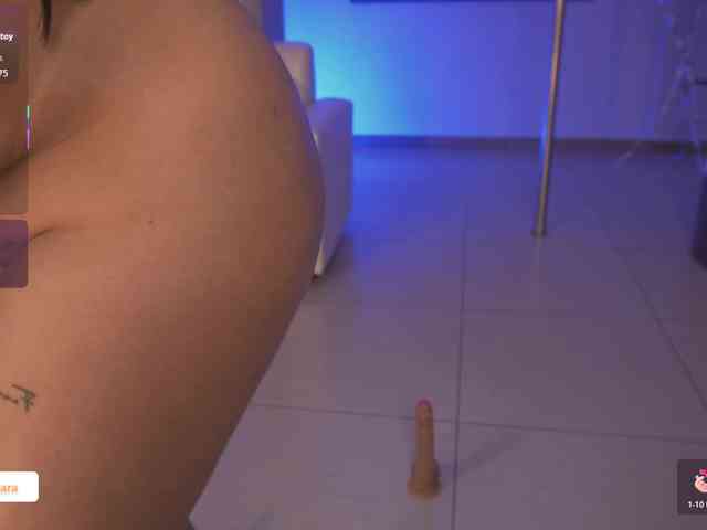 SaraWinstone1 webcam