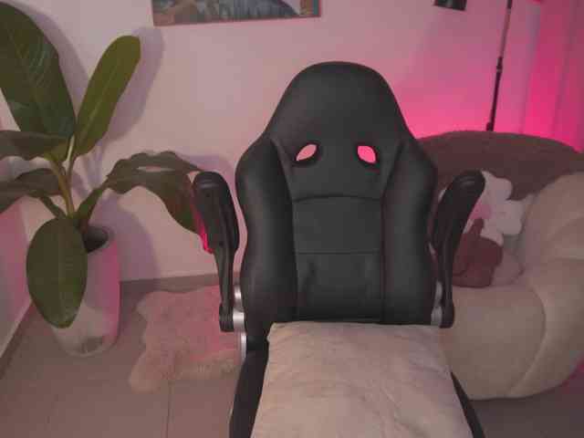 SaraWinstone1 webcam