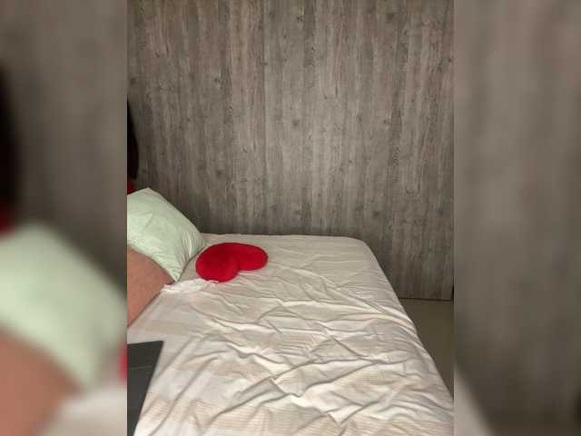 IsaBella-1's BongaCams show and profile