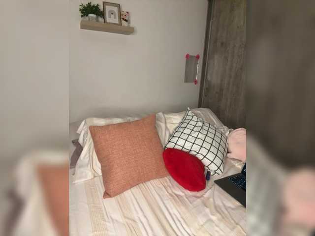 IsaBella-1's BongaCams show and profile