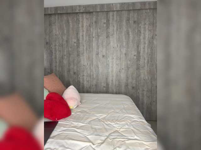 IsaBella-1's BongaCams show and profile