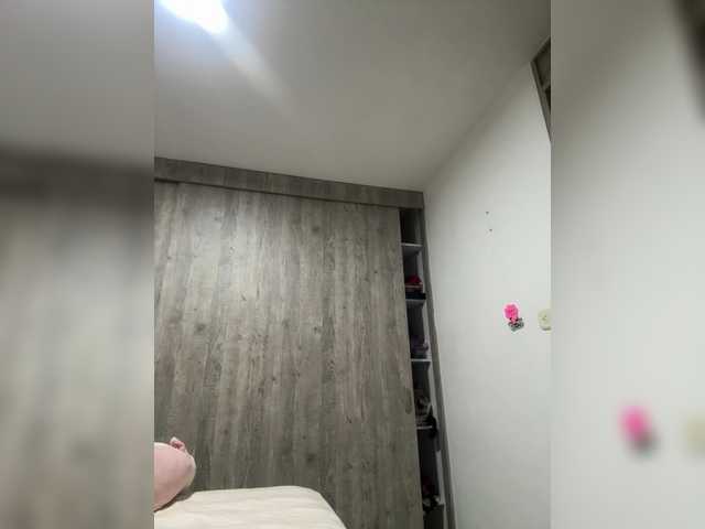 IsaBella-1's BongaCams show and profile