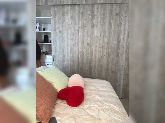 IsaBella-1's BongaCams show and profile