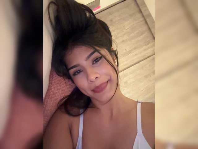 IsaBella-1's BongaCams show and profile