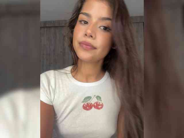 IsaBella-1 Live Webcam on BongaCams