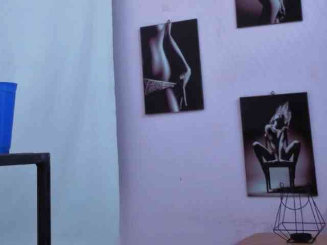 Karlahotsweet Live Webcam on BongaCams