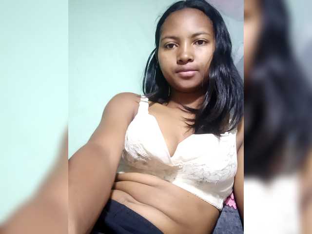 Murielle-1 – webcam model profile photo