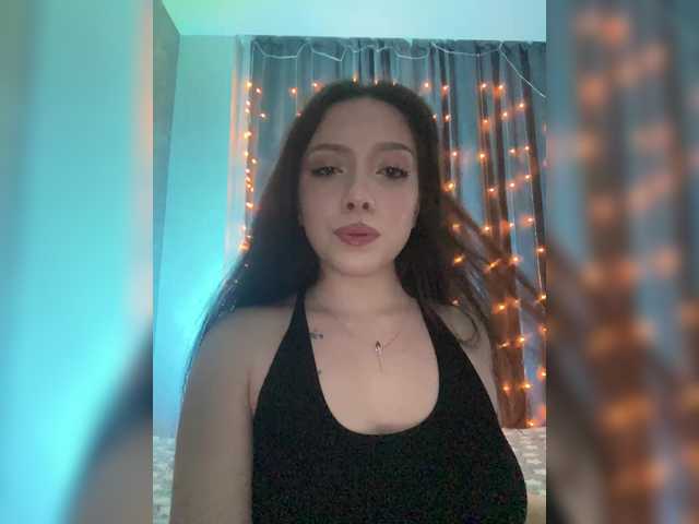 ElliLin's BongaCams show and profile