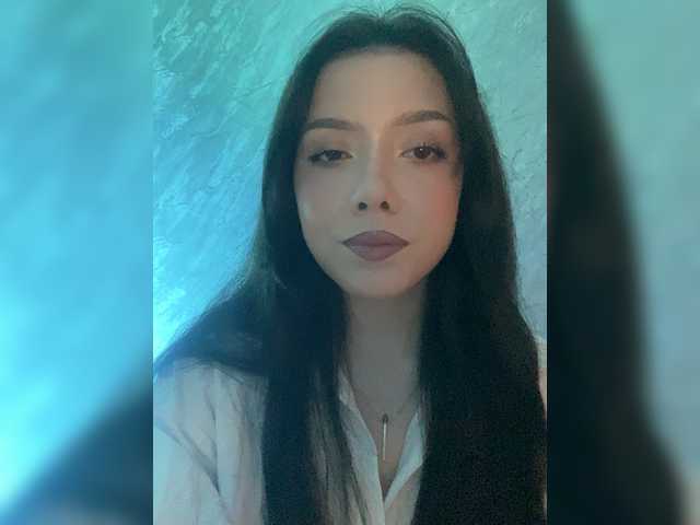 ElliLin's BongaCams show and profile