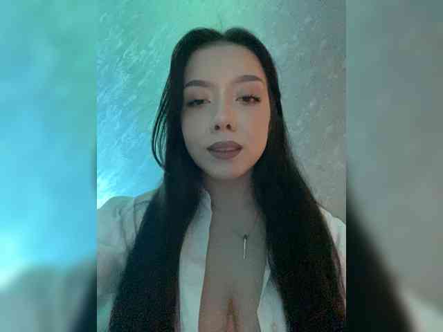 ElliLin Live Webcam on BongaCams