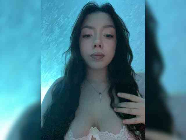 ElliLin Live Webcam on BongaCams