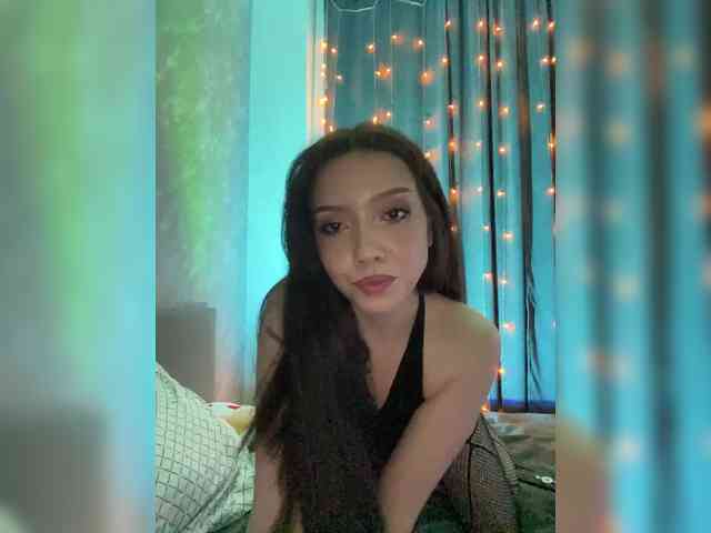 ElliLin Live Webcam on BongaCams