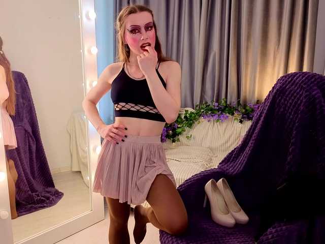 KarenSmitht's BongaCams show and profile