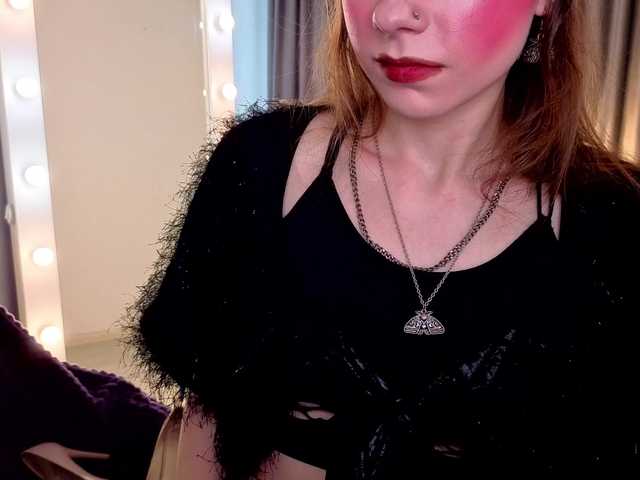 KarenSmitht's BongaCams show and profile